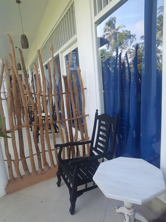 Villa Dewasiri Unawatuna Exteriör bild