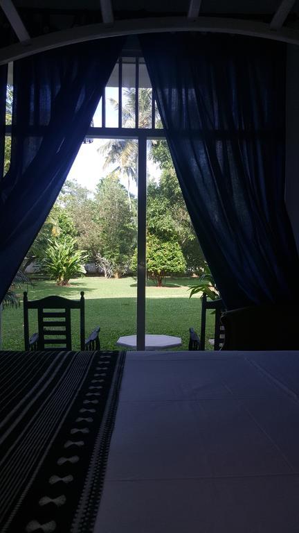 Villa Dewasiri Unawatuna Exteriör bild