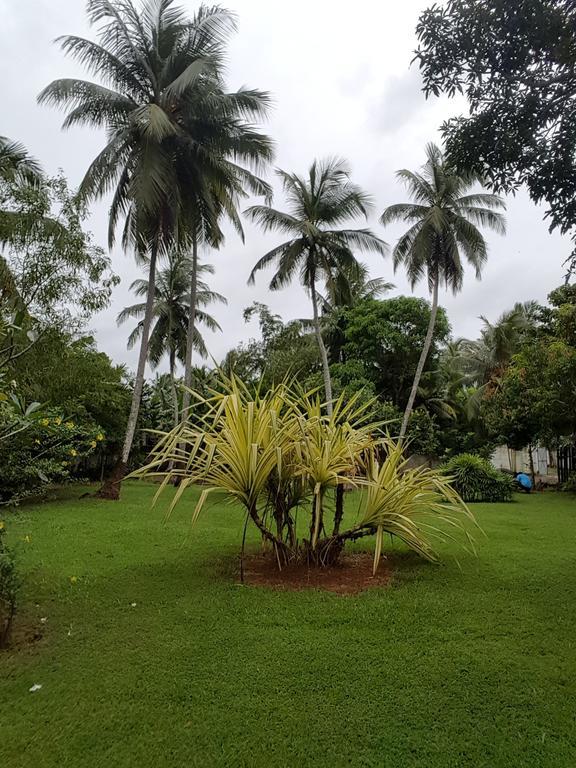Villa Dewasiri Unawatuna Exteriör bild