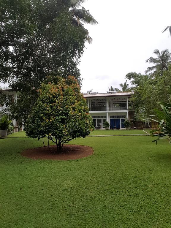 Villa Dewasiri Unawatuna Exteriör bild