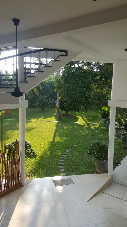 Villa Dewasiri Unawatuna Exteriör bild