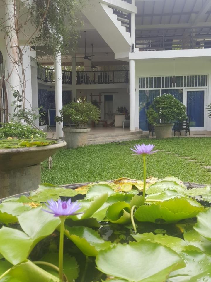 Villa Dewasiri Unawatuna Exteriör bild
