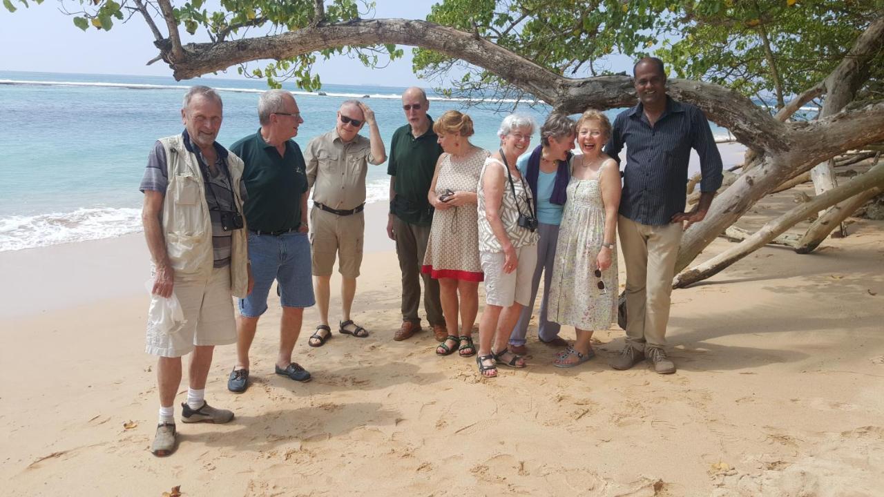 Villa Dewasiri Unawatuna Exteriör bild